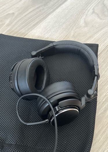 Majority Studio 1 Over-Ear Headphones for Guitar amp