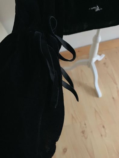 Black ladies top, new with tag's