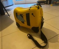 Kids suitcase