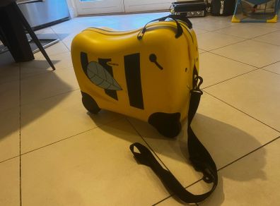 Kids suitcase