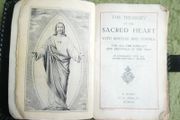 Antique The Treasury of The Sacred Heart in a leather case