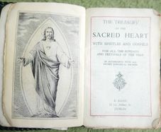 Antique The Treasury of The Sacred Heart in a leather case