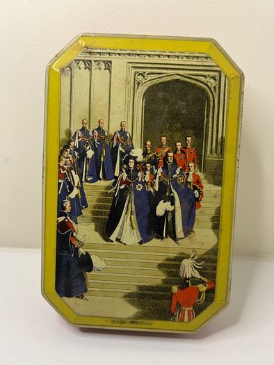 Vintage Jacobs Biscuit Tin - Royal Windsor Coronation - Made in Liverpool England 1953