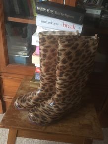 ladies wellington boots, only worn once. Size 7/40.