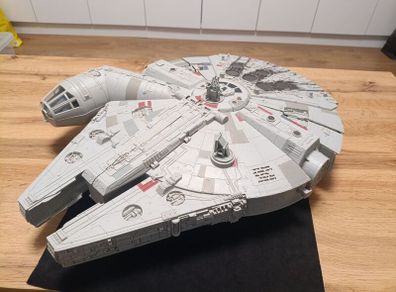 Hasbro Star Wars Millennium Falcon Spaceship 21 inch