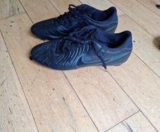 Nike tempo football boots size 11
