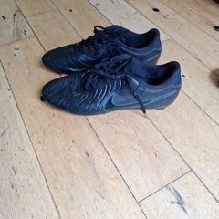 Nike tempo football boots size 11