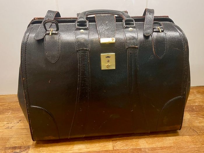 Vintage Black Leather Doctor's Bag / Gladstone Bag