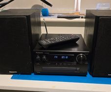 Panasonic SA-PMX82 2x60 watts at 3 ohms. FM, DAB+, CD, Bluetooth,Audiophile Mini System Like New