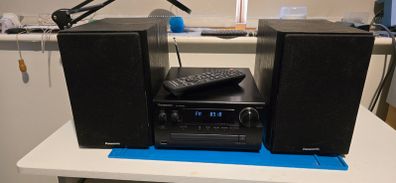 Panasonic SA-PMX82 2x60 watts at 3 ohms. FM, DAB+, CD, Bluetooth,Audiophile Mini System Like New