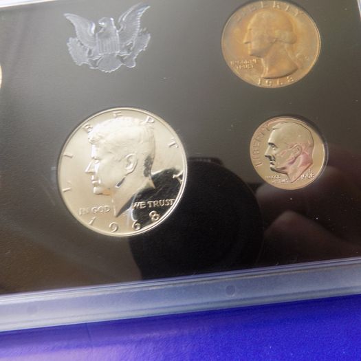 US 1968 Coin Proof Set.Gem BU.Silver Half dollar.In case of Issue.