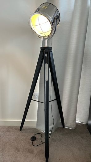 Floor lamp