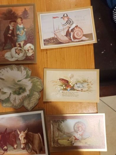 Beautiful Set Of 25 Reproduction  Vicorian Greeting Cards Of The Period 1860-1890 In Presentation Box. In Very Good Condition.