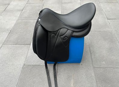 Devoucoux Makila S Dressage Saddle - As new