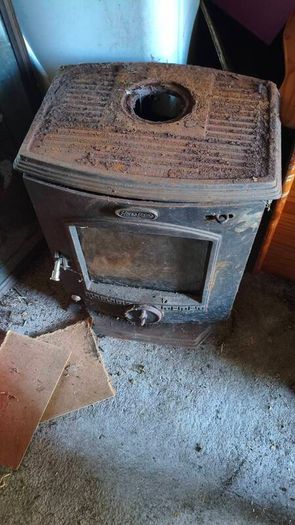 Free solid fuel stove