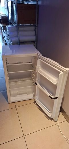 under counter fridge with small freezer