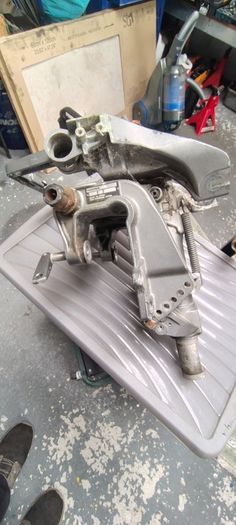 Mariner 30hp transom bracket