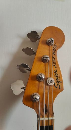 Squier Classic 70s Jazz Bass