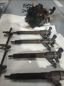 Renault traffic injectors and Injector pump