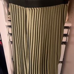 New khaki skirt S-L