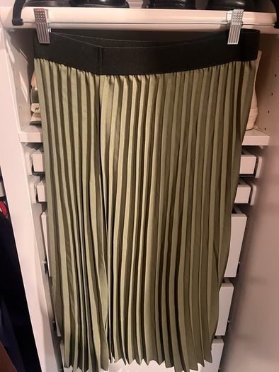 New khaki skirt S-L