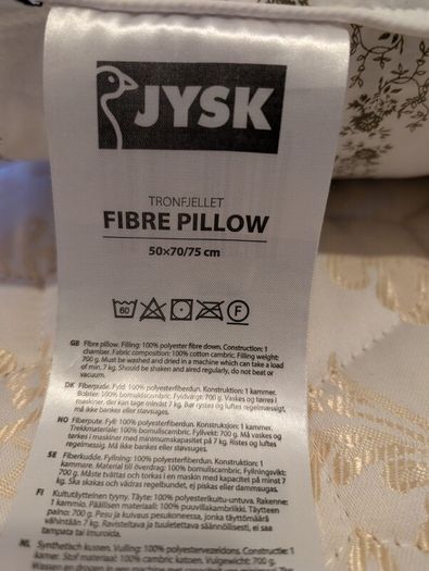 2 pillows ergonomic memory foam and fibre