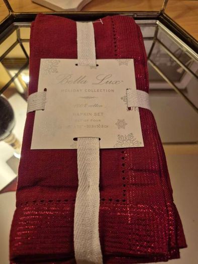 Bella Lux Holiday Collection 100% Cotton Napkin Set, AV