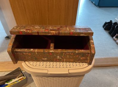 wooden box/shelf