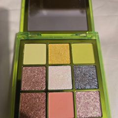 Huda Neon Green Obsessions Palette