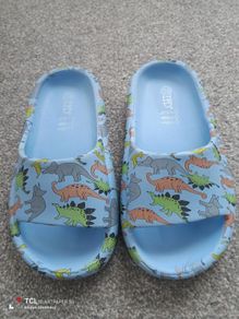 NEW.boy's sliders.size 13/32