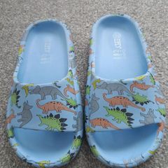 NEW.boy's sliders.size 13/32