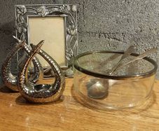 metal frame and glass  bowl