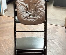Stokke Tripp Trapp Oak Warm Brown Chair with Newborn Set