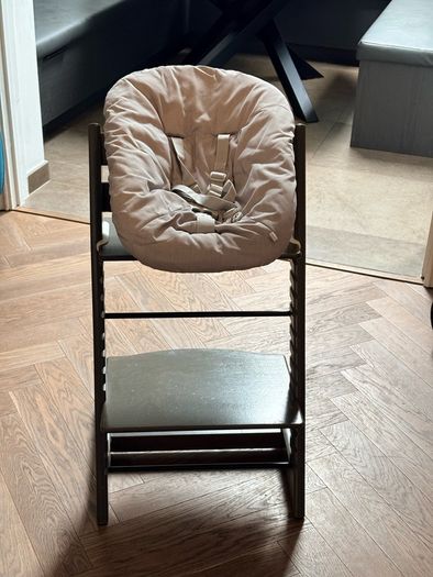 Stokke Tripp Trapp Oak Warm Brown Chair with Newborn Set