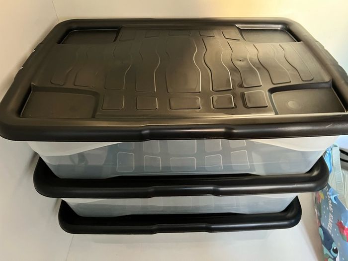 3 Plastic container