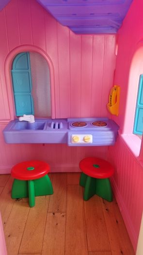 Little Tikes Country Cottage Playhouse - Pink