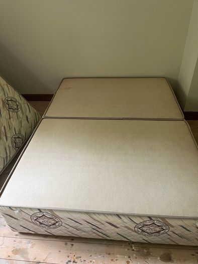 Double bed, orthopaedic