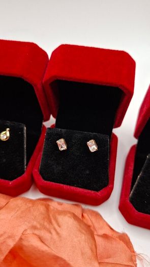 Selection of 9ct gold stud earrings