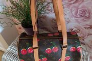 Barrel handbag