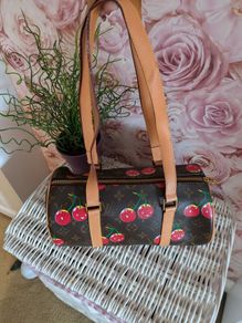 Barrel handbag