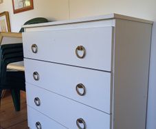 Chest of drawes