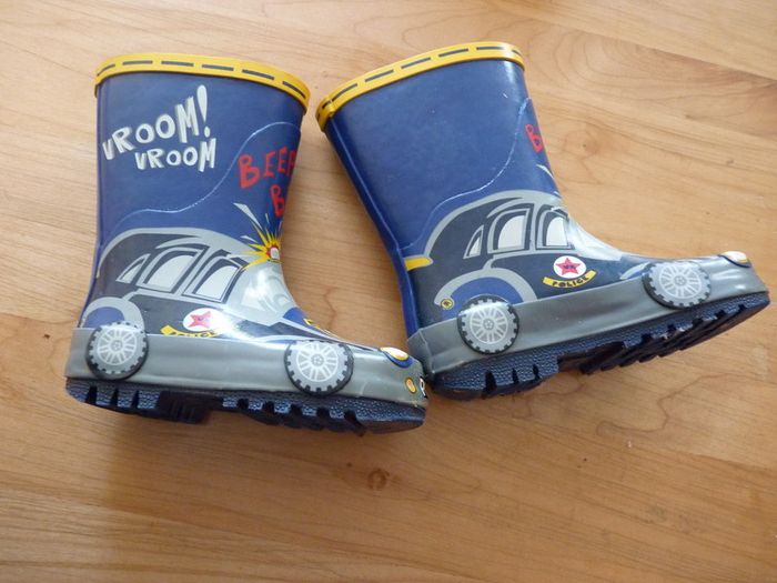 Boy wellies