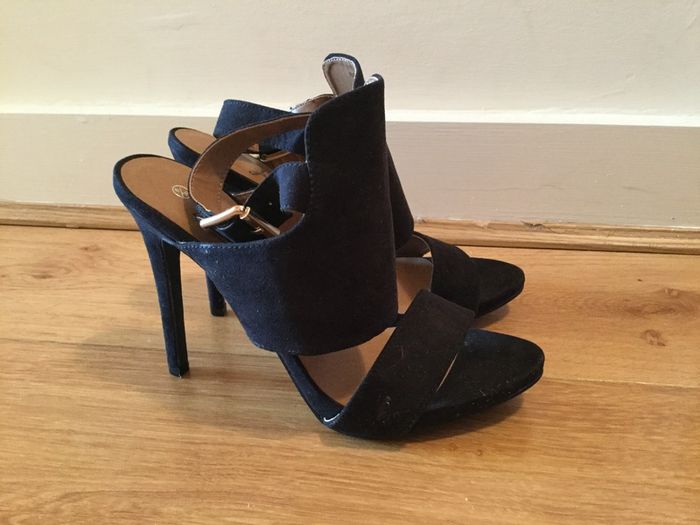 High heels size 6 brand new