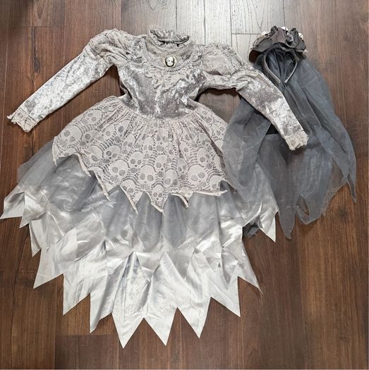 halloween costume size 7-8 years