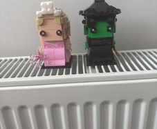 Lego wicked Glinda and Elphaba Brickhedz