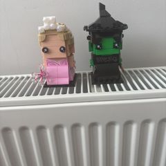 Lego wicked Glinda and Elphaba Brickhedz