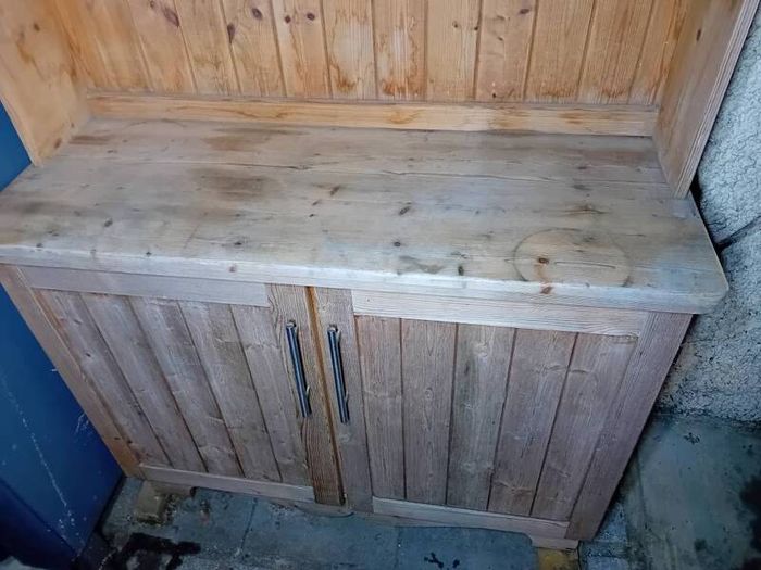 pine dresser