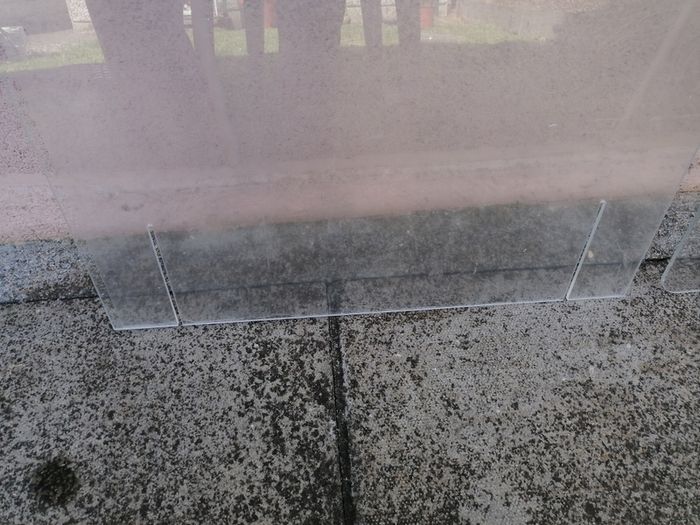 Perspex, 2 small bits FREE