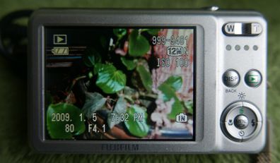Fujifilm FinePix J38-12.2 MP-Digital Camera- Charging Cable-Tested