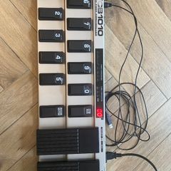 Behringer FCB1010 MIDI Foot Controller